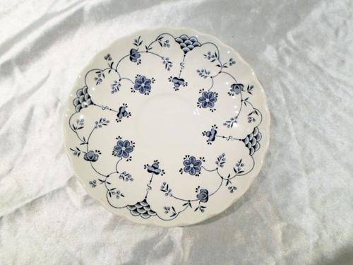 Myott Finlandia porcelain  saucer - quite nice - Bid now !!